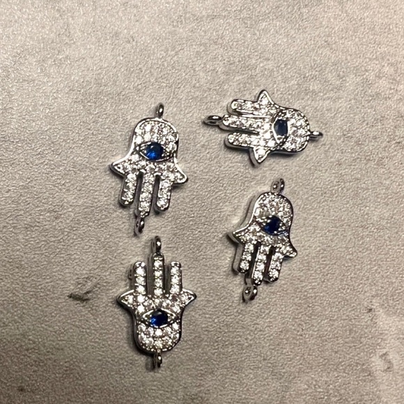 NWT Set Of 4 Silver Plated Hamsa Hand Connector Charms - Picture 1 of 1